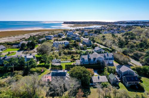 65 Morris Is Rd, Chatham MA 02633-2526 exterior