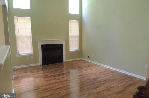 131 Chancellor Dr, West Deptford, NJ 08096-5158