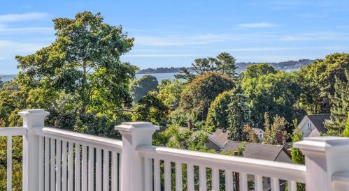 12 Baker Ave, Beverly MA 01915-3504 exterior