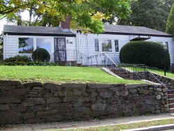 318 Austin St, Newton, MA 02465-2502