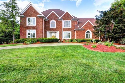 911 Oxmoor Woods Pkwy, Louisville, KY 40222-5581