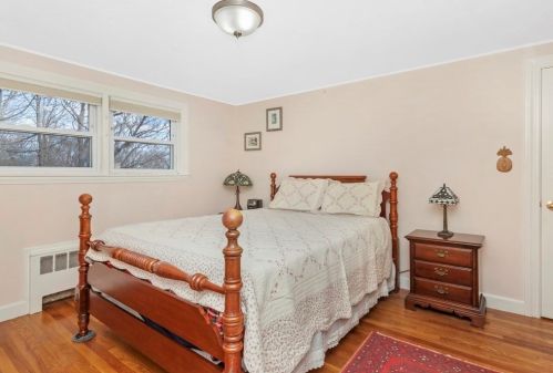 366 Sprague St, Dedham MA 02026-5242 exterior