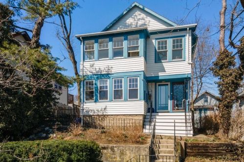 29 Highland Ave, Arlington, MA 02476-6229