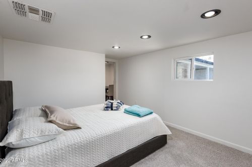 3906 13th Pl, Phoenix AZ  85014-4904 exterior