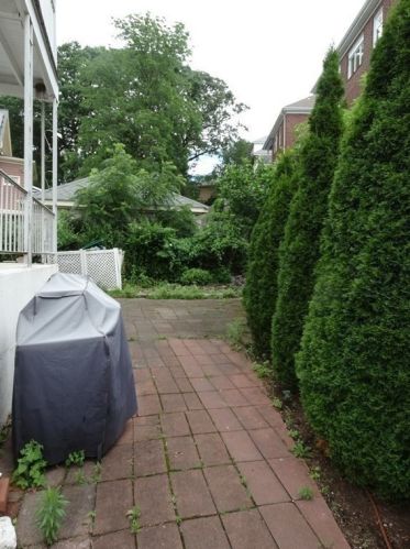 104 Side Pkwy, Newton MA 02458-1816 exterior