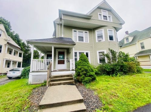 11 Woodbine St, Worcester, MA 01603-2713