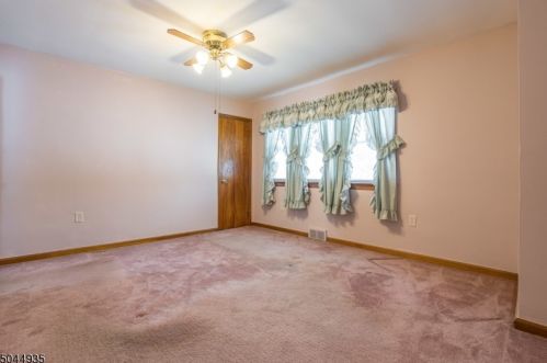 1 Elmhurst Rd, Milford NJ 08848-1506 exterior