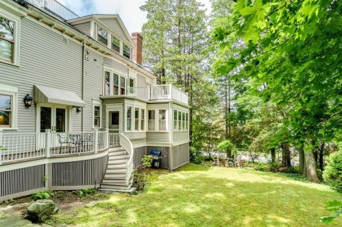 25 Hunnewell Ave, Newton MA 02458-2216 exterior