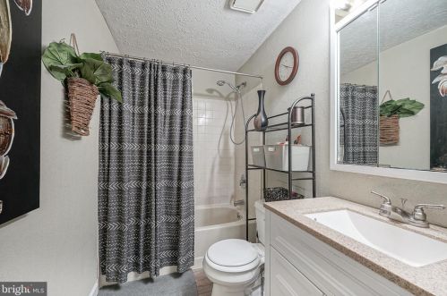 149 Villa Knl Ct, Erial NJ 08081-2924 exterior