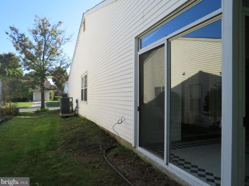 53 Lake View Ter, Columbus NJ  08022-1033 exterior