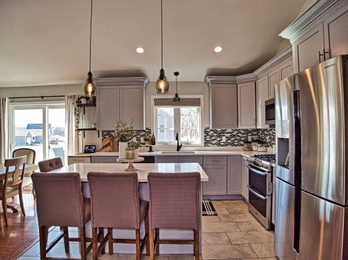 341 Courtney St, Fall River MA 02720-6726 exterior