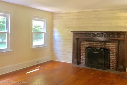 437 Cooper Rd, Tinton Falls NJ  07701-6013 exterior