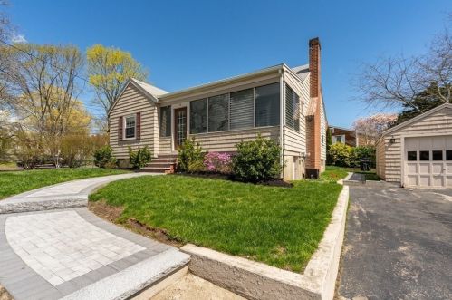 30 Spring St, Weymouth, MA 02188-3527