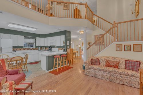 11 Charles Ct, Tinton Falls NJ 07712-7941 exterior