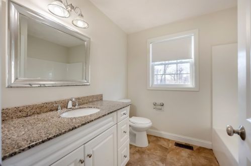 123 Pleasant Vly St, Methuen MA 01844-7227 exterior