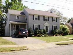 97 Fessenden St, Newton, MA 02460-1119