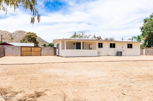 2571 Captain Dreyfus Ave, Phoenix AZ  85032-5914 exterior