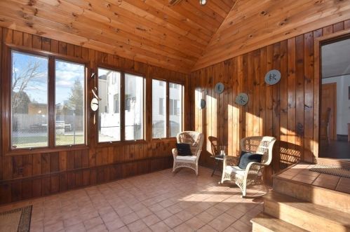 118 Sylvia St, New Bedford MA 02745-6136 exterior