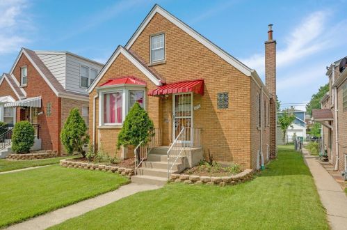 3738 Oak Park Ave, Forest View, IL 60402-3901