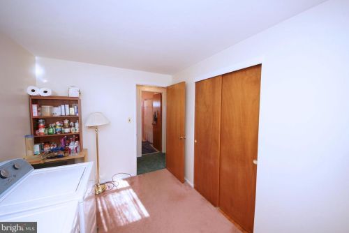 27 Jamaica Way, Trenton NJ 08610-1314 exterior