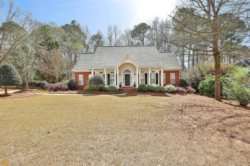 26 Shoreline Dr, Newnan, GA 30263-5942