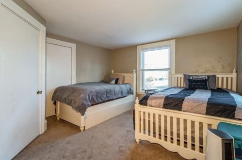 307 Pleasant St, Weymouth MA 02190-2621 exterior