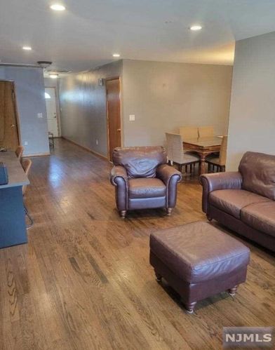 490 Kearny Ave, Kearny NJ  07032-2703 exterior