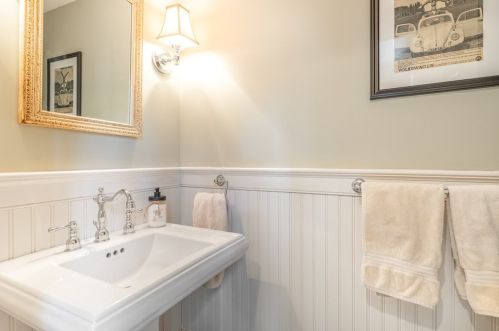 30 Surrey Ln, Topsfield MA 01983-1318 exterior