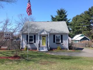 794 Suffield St, Agawam, MA 01001-2327