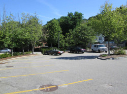 1082 Beacon St, Newton, MA 02459-1704