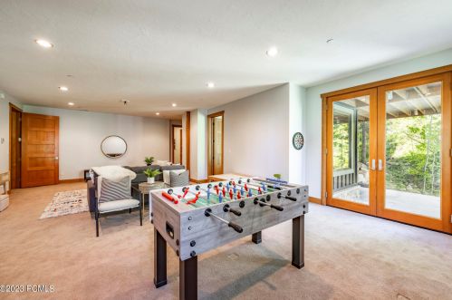 2505 Bear Holw Dr, Park City UT 84098-8524 exterior