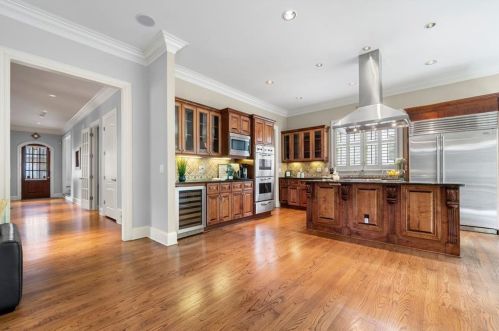 1789 Buckhead Vly Ln, Atlanta GA 30324-2795 exterior