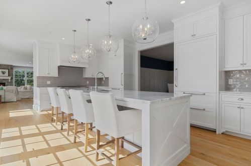 558 Fox Hill Rd, Chatham MA 02633-1412 exterior