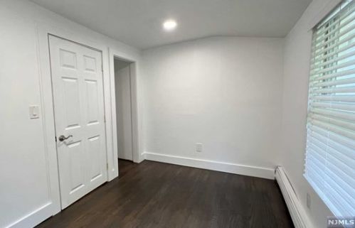 385 Stonetown Rd, Skyline Lakes NJ  07456-1308 exterior