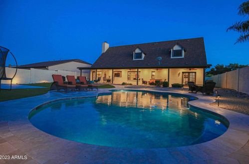 902 Claremont St, Phoenix AZ  85013-1360 exterior