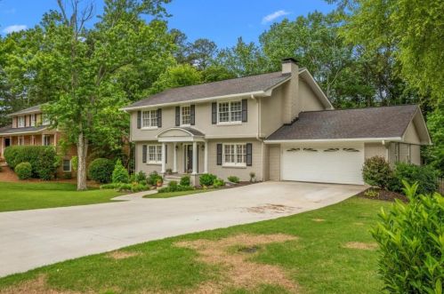 5234 Meadowcreek Dr, Atlanta, GA 30338-3807