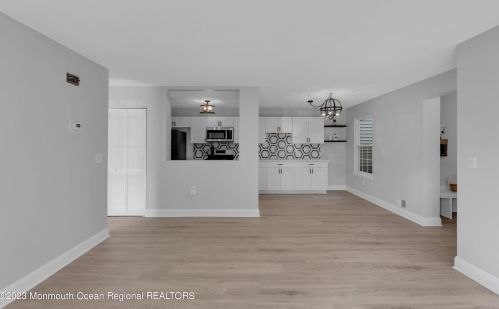 402 Daffodil Dr, Jackson Twp NJ 08527-4127 exterior