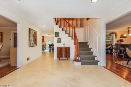 26 Nina Dr, East Hanover, NJ 07936-2524