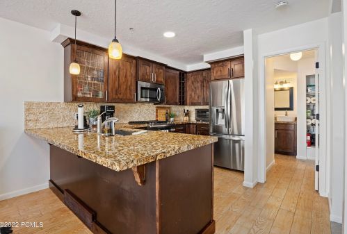 3036 Fawn Dr, Park City UT 84098-5368 exterior