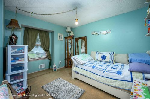 10 Cambridge Dr, Jackson Twp NJ 08527-2608 exterior