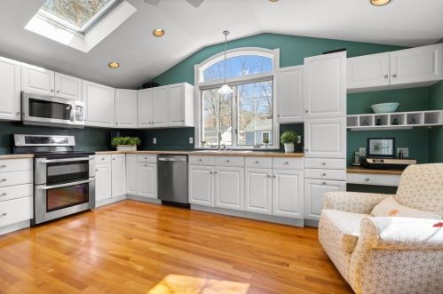 95 Whitcomb Ave, Hingham MA 02043-3348 exterior