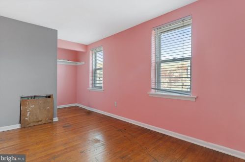 1239 6 St, Philadelphia PA 19140-4561 exterior