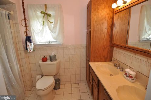 24854 Main St, Columbus NJ 08022-1339 exterior