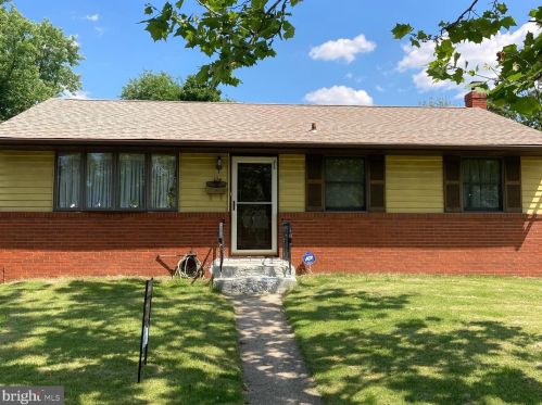 124 Military Dr, West Deptford, NJ 08063-1506