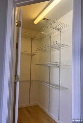 4 Mahan St, Tenafly NJ  07670-1822 exterior