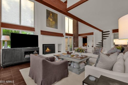 3650 38th St, Phoenix, AZ 85018-5814