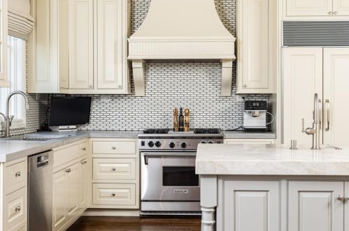 3982 Club Dr, Atlanta GA  30319-1112 exterior