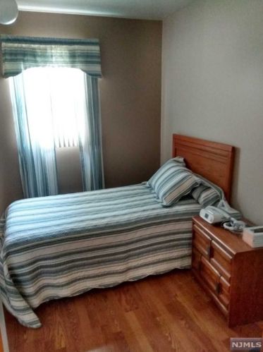 57 New Lawn Ave, Kearny NJ 07032-2207 exterior