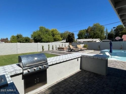 8001 11th Ave, Phoenix AZ  85021-5626 exterior