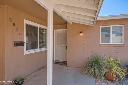 2828 Cholla St, Phoenix, AZ 85028-1935
